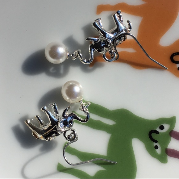 Flirty elephants with pearl colored beads - Picture 4 of 8